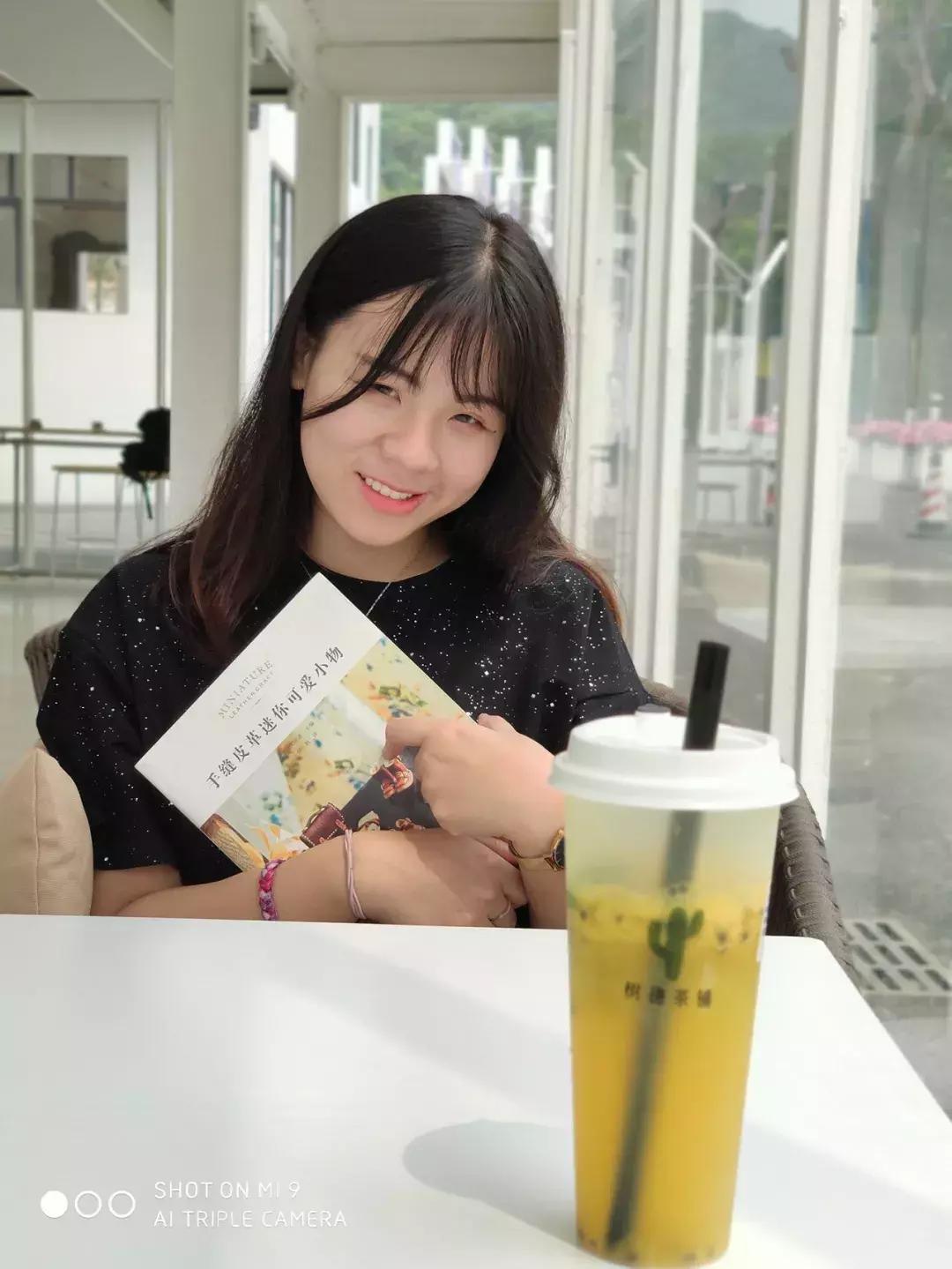 小米9发布会雷军怼华为手机,小米9雷军拍月亮