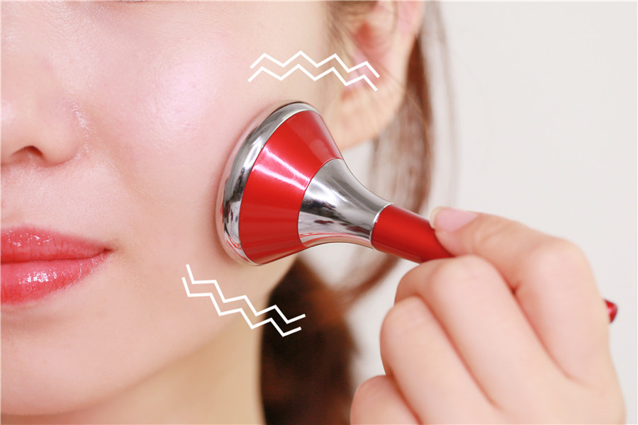 “小脸梦”光靠护肤品怎么够？美容仪才是留住青春的神助攻