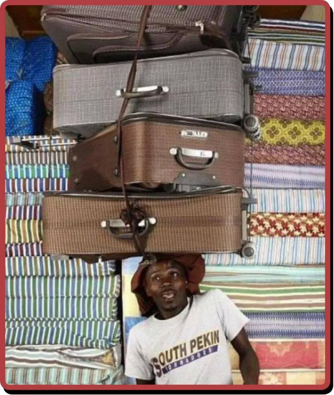 非洲黑叔叔的人体物流有多猛？