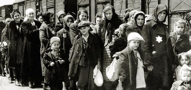 一个少女在性方面的探索，与加速走完的青春期——未删节安妮日记