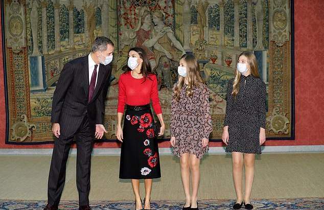 西班牙王后莱蒂齐亚穿着,西班牙王后莱蒂齐亚穿红装