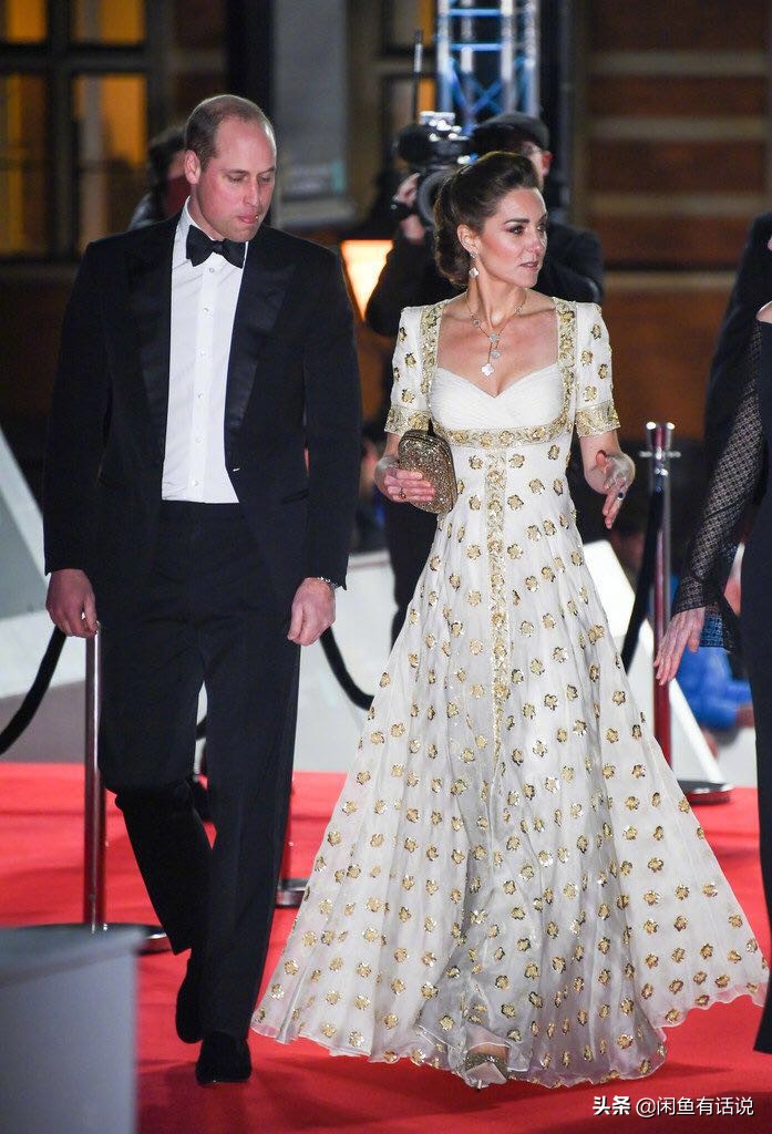 伊万卡穿凯特同款斗篷裙,伊万卡和凯特王妃照片