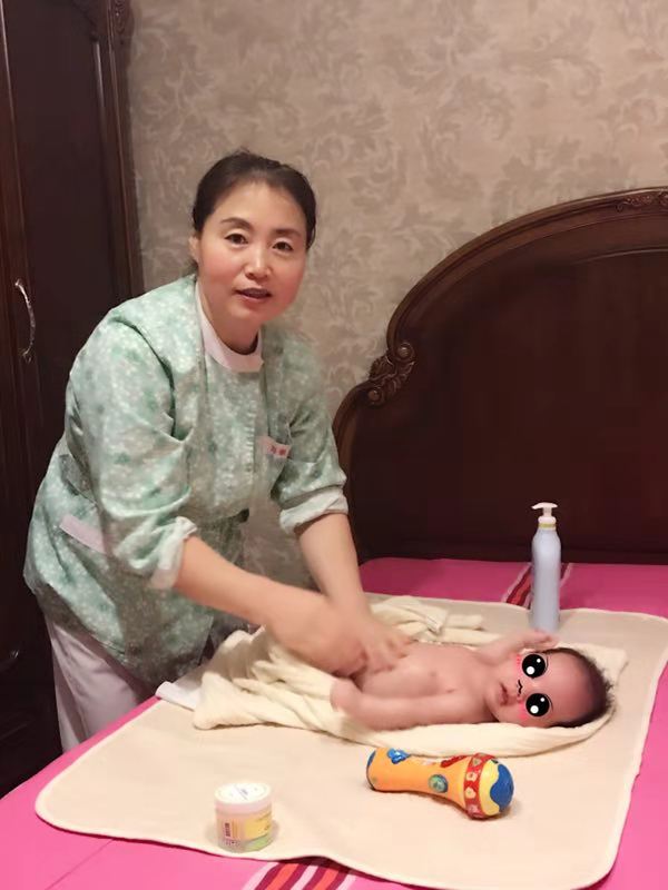 产后产妇和宝宝需关注些什么,产妇产后有些什么表现