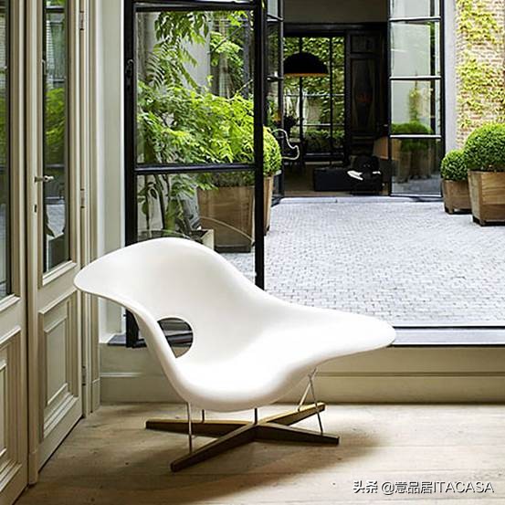 从Cassina到Vitra|这十把椅子里，藏着永不过时的时代风尚
