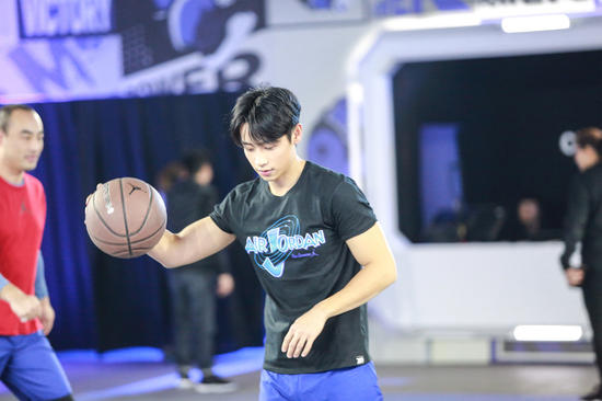 魏晨有多爱体育？是孙杨的迷弟，曾发誓要在一定奥运现场见科比