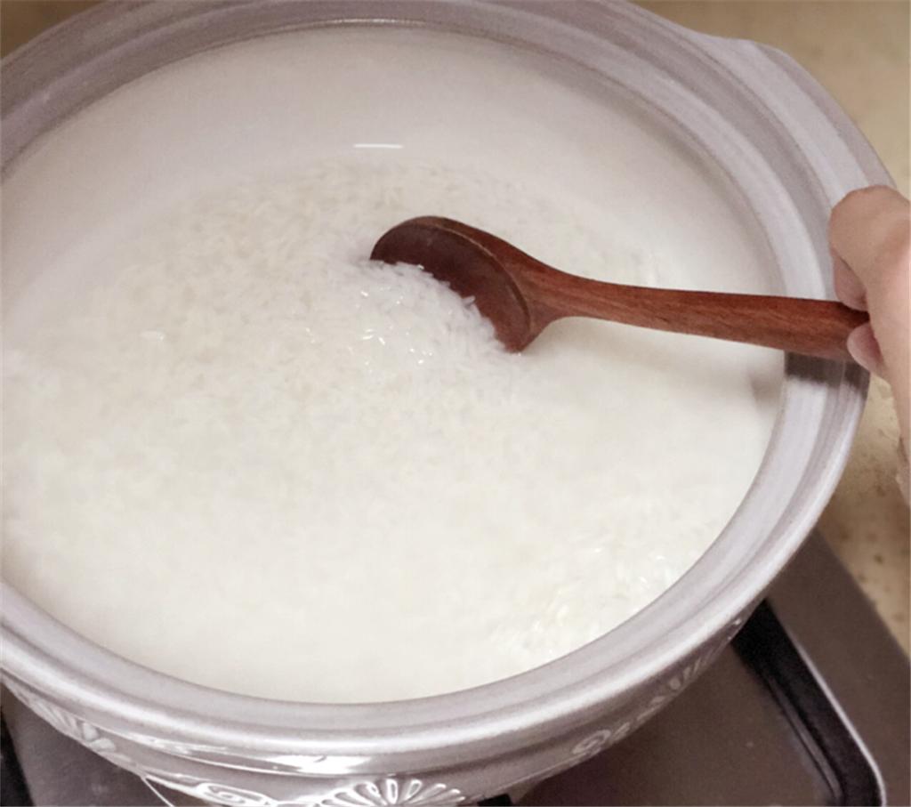 煮饭米饭怎么不粘锅,煮米饭怎么才能不粘锅