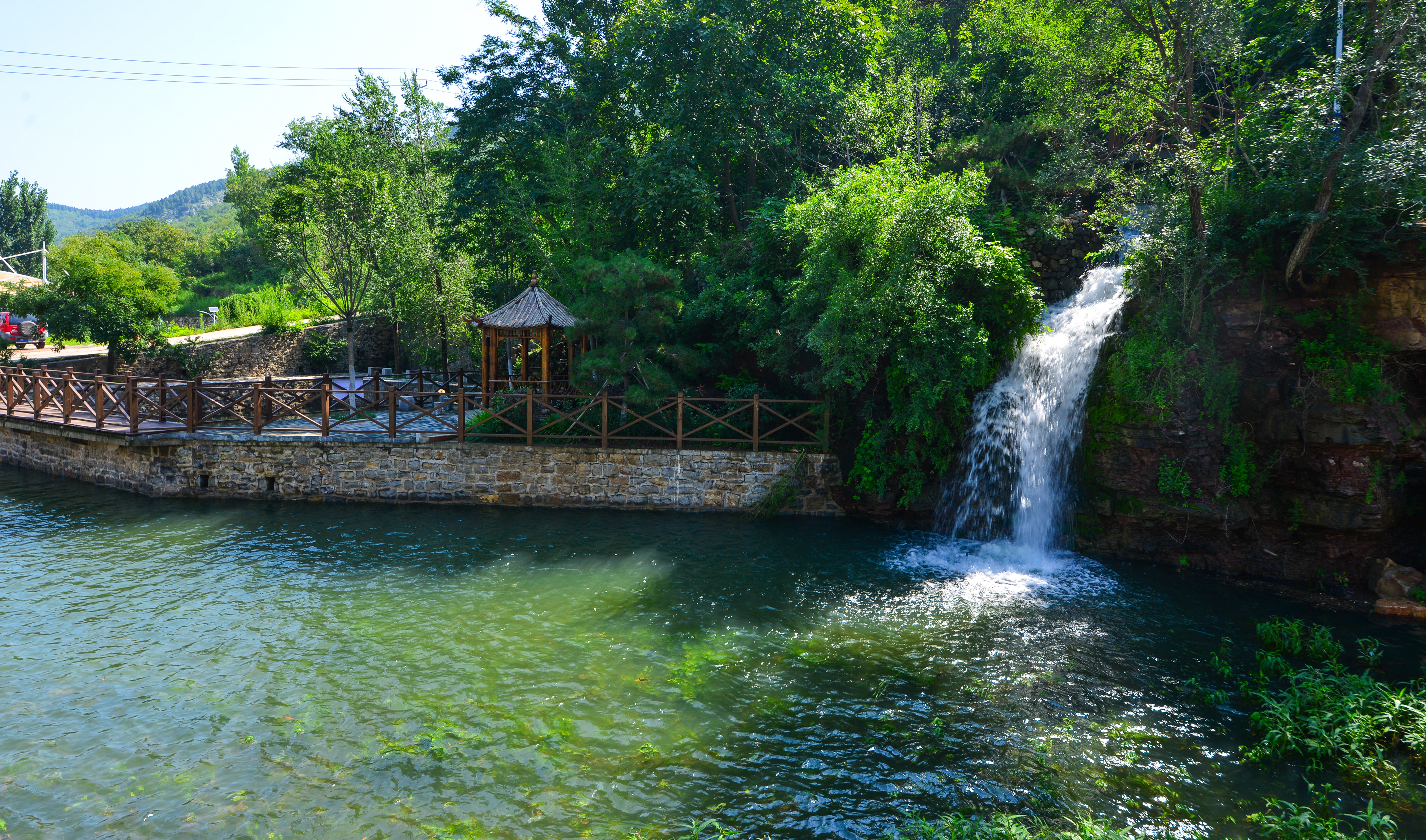 叮咚的泉水，迷人的风景，济南这个古村低调鲜为人识，却美得让人惊喜！