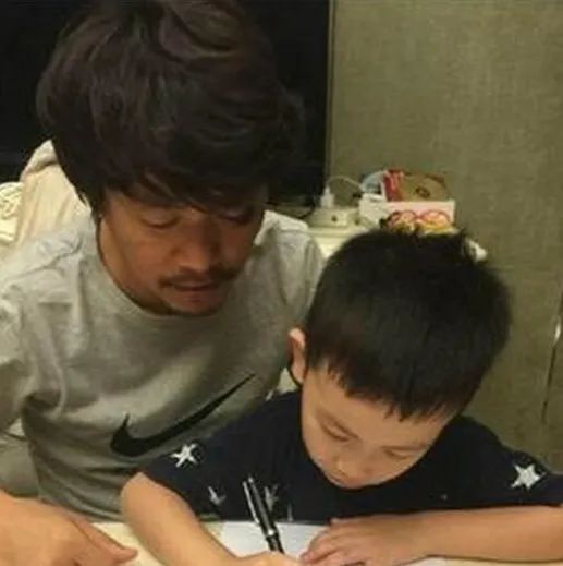 王宝强与马蓉曾经的一家四口,王宝强离婚事件中的宋喆和马蓉