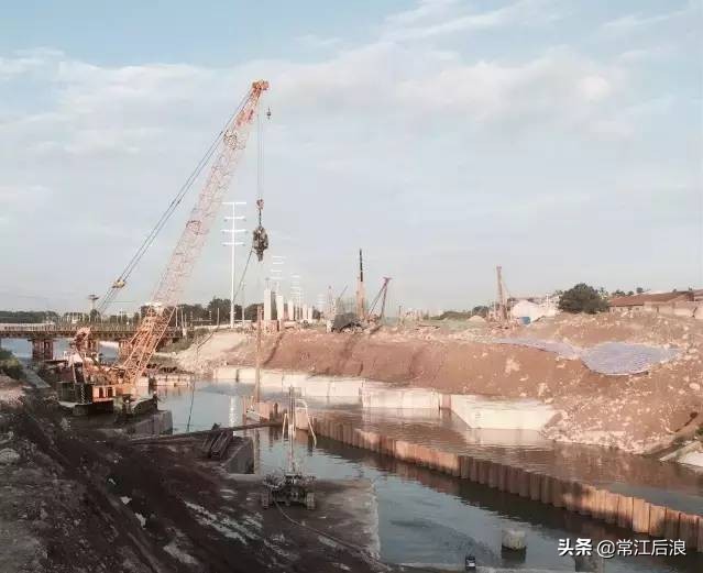 钢板桩施工视频教程全集,钢板桩施工全过程图解