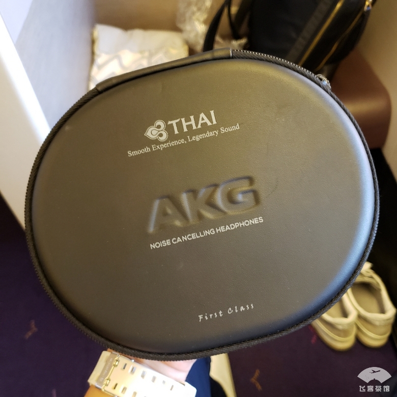 打卡泰航波音747头等舱，贴心空姐疯狂投喂，大龙虾鱼子酱吃到撑