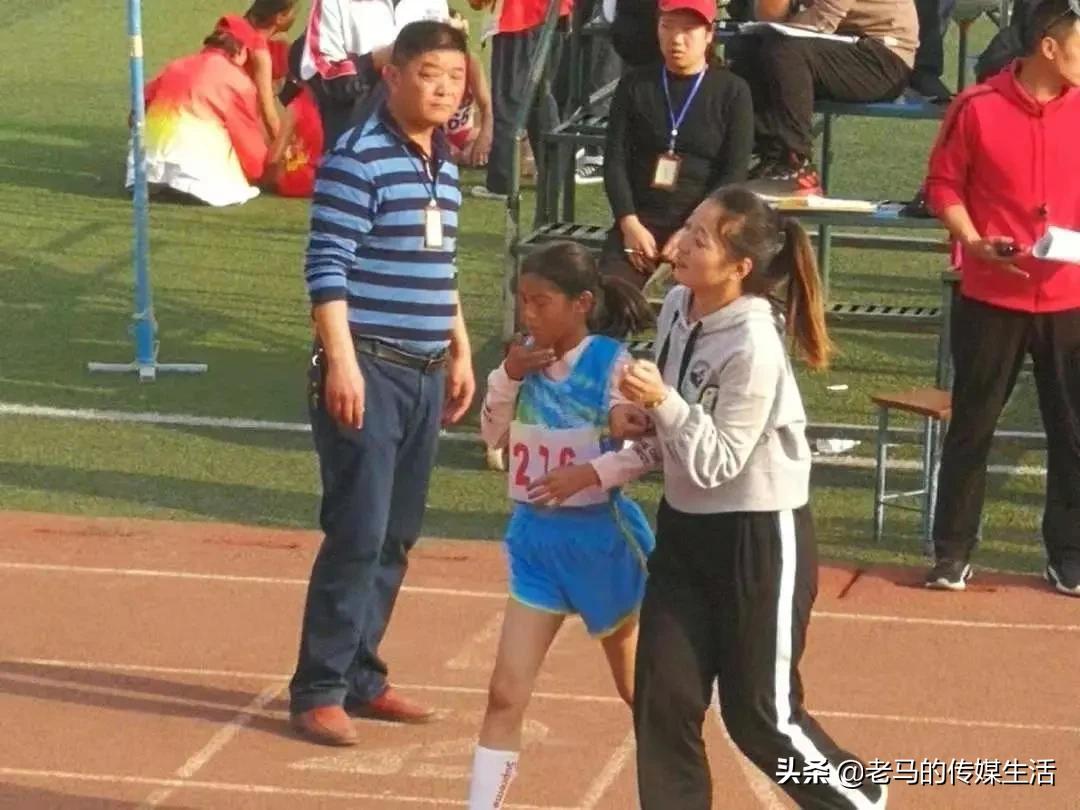 清华园实验学校靖远,清华园实验学校室内体育