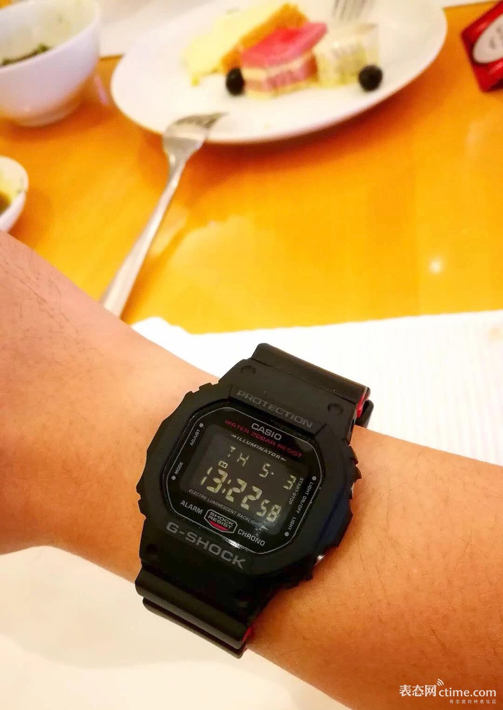 卡西欧劳力士联名小方块,百达翡丽和劳力士哪个才是硬通货