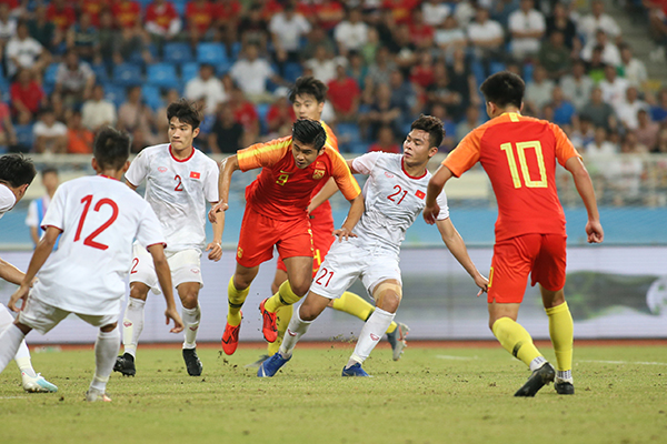 国奥在越南备战亚洲杯,足篮比赛