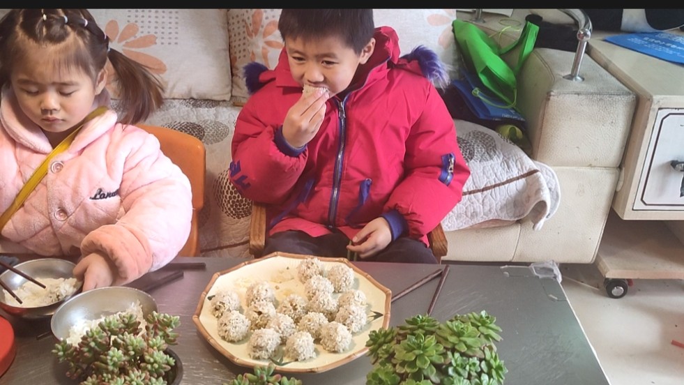 最好吃的珍珠肉丸,咸蛋黄流沙肉丸子