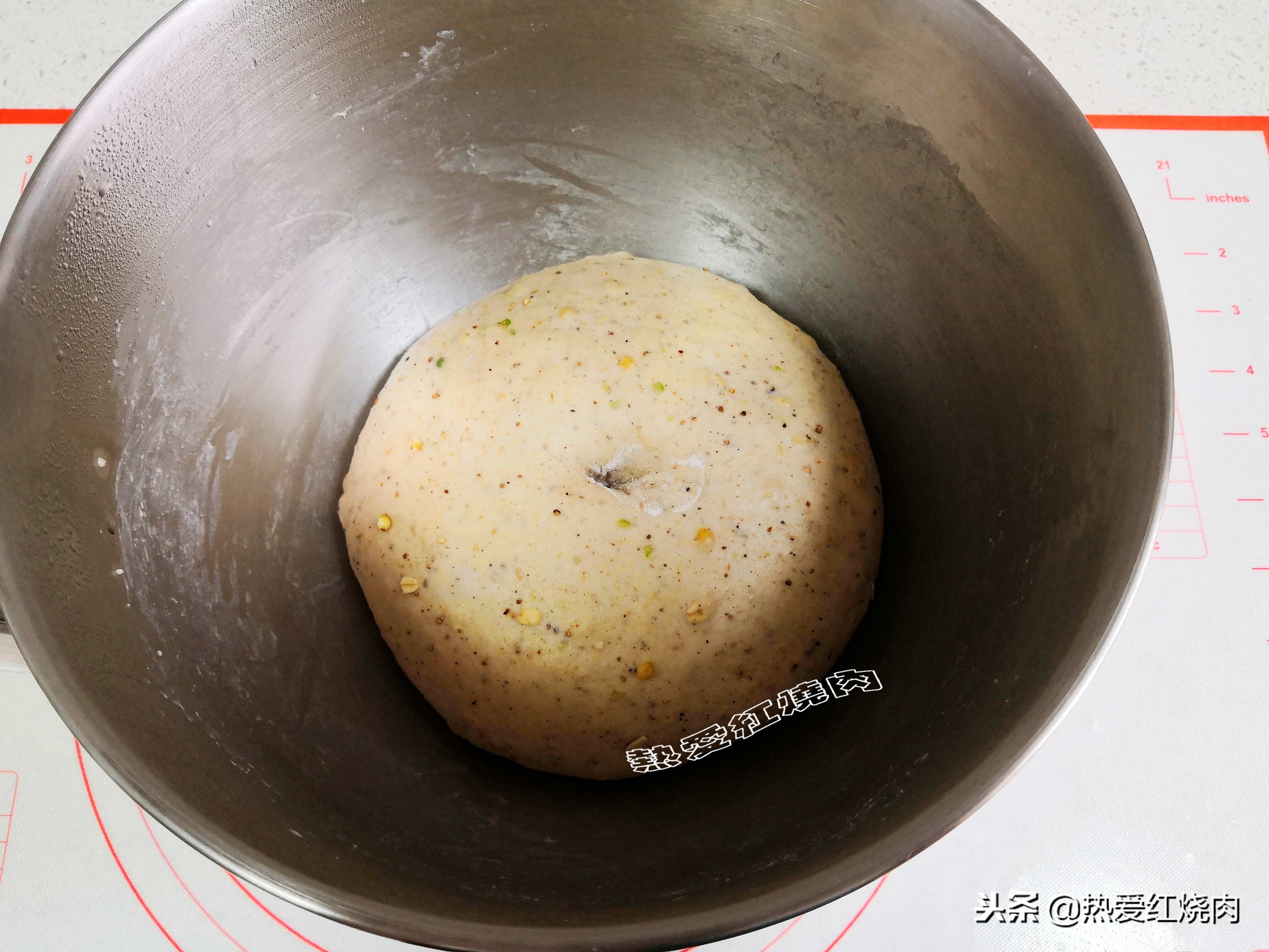 不用揉出膜的黑芝麻面包做法,不用揉出膜的粗粮面包做法