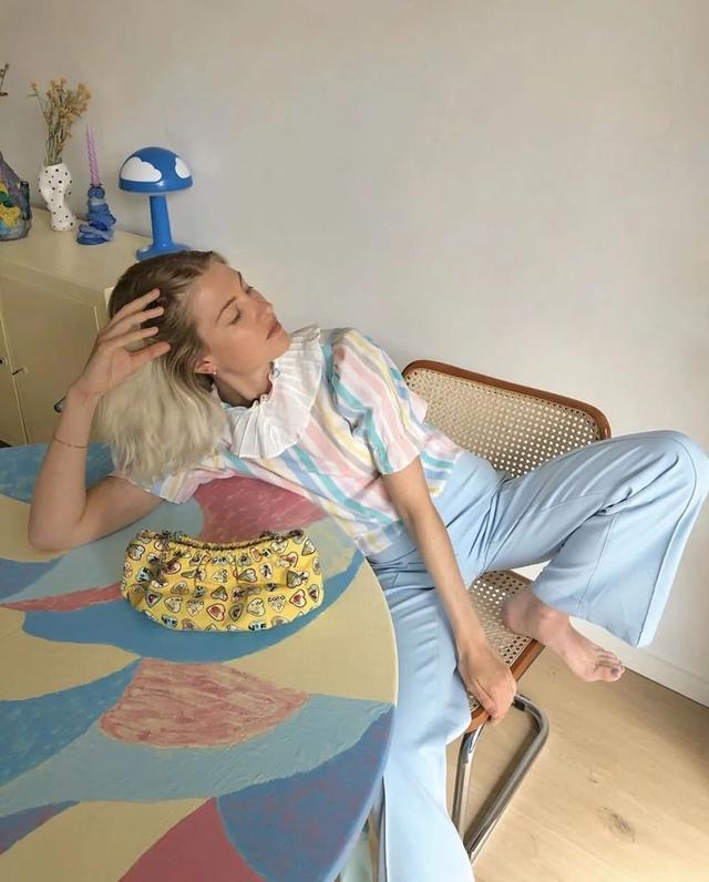 不知怎么搭配衣服？GO，跟着各国时尚博主们学穿搭！
