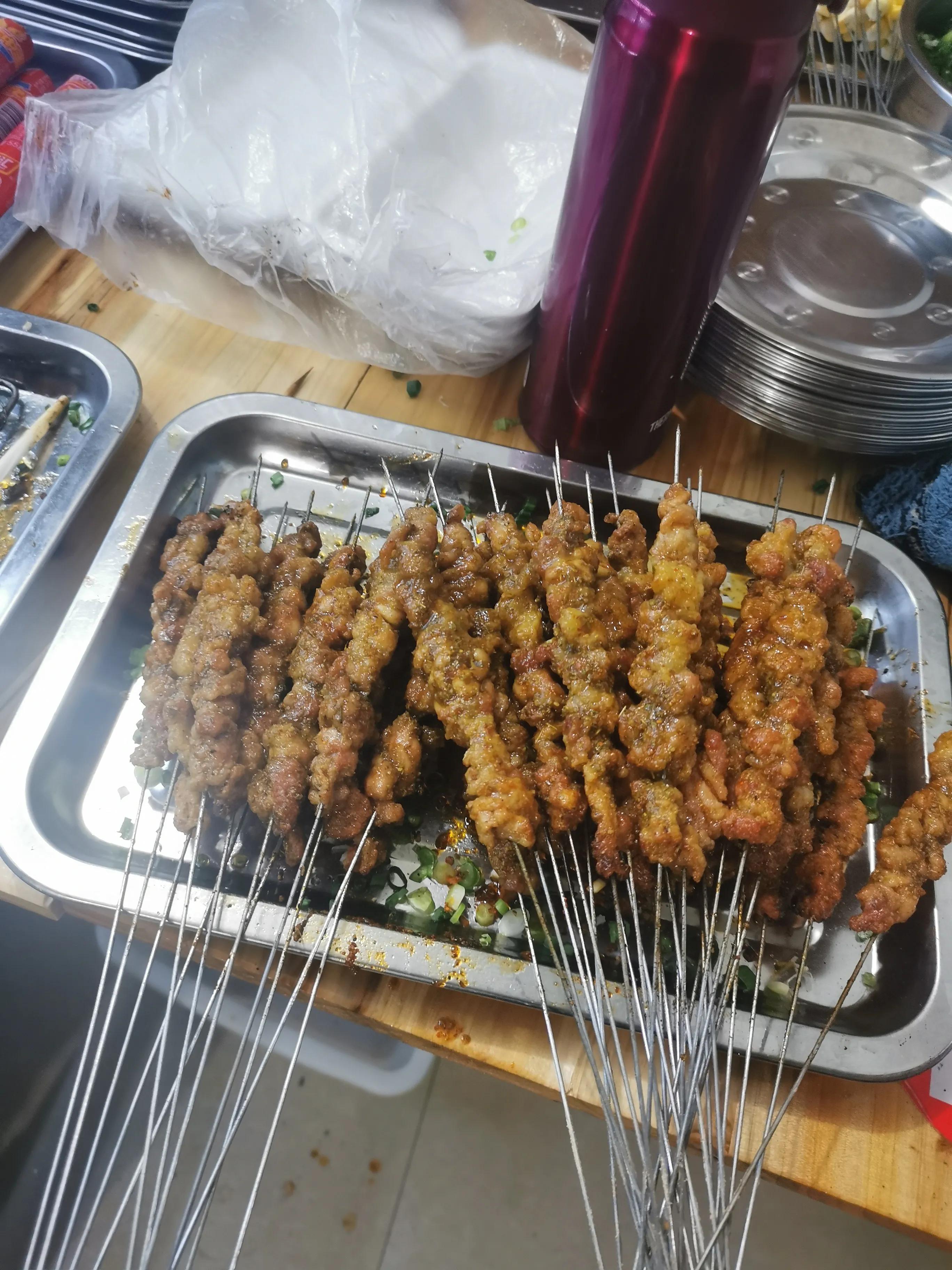 汉阳江滩户外烧烤,汉阳有名的烧烤做的很久的