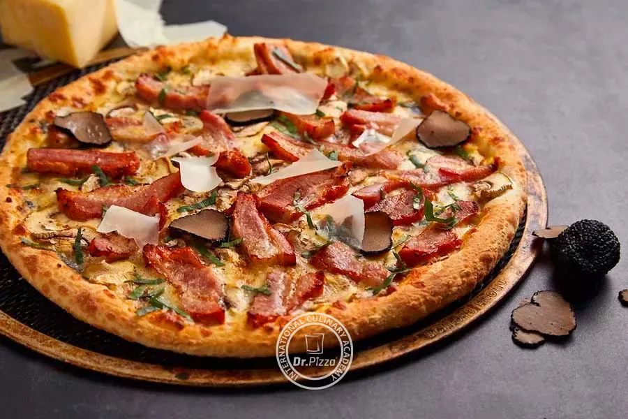 和面加了鸡蛋为什么面发硬,做披萨胚的面粘手正常吗