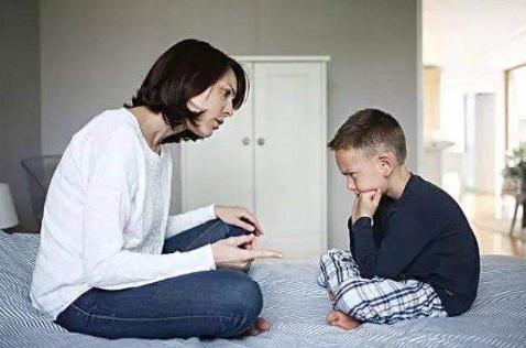 家里的钱莫名其妙丢失,如果发现孩子偷拿了家里钱怎么办