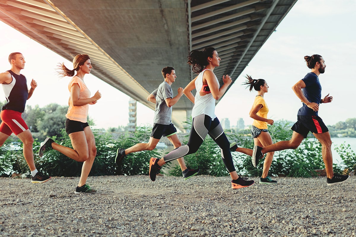 跑步一年脚为什么会变大,跑步小腿变粗了怎么细下来