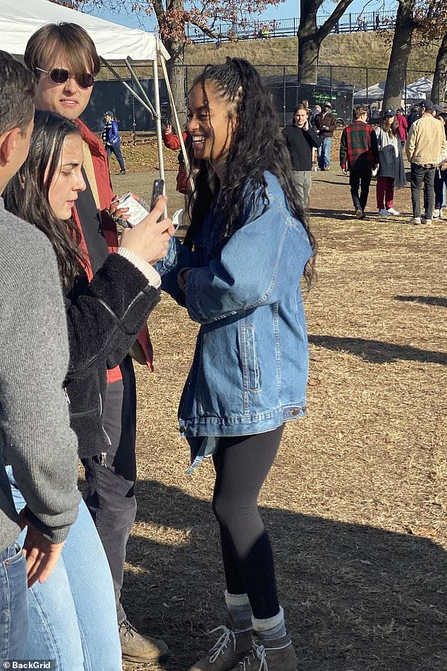 奥巴马夫妇访问英国王室,奥巴马老公和女儿