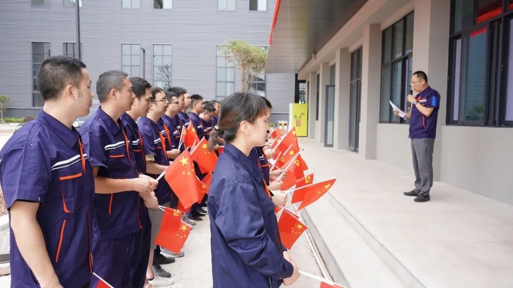 多方位发力，助推汇聚腾飞一走进重庆汇聚教育装备集团