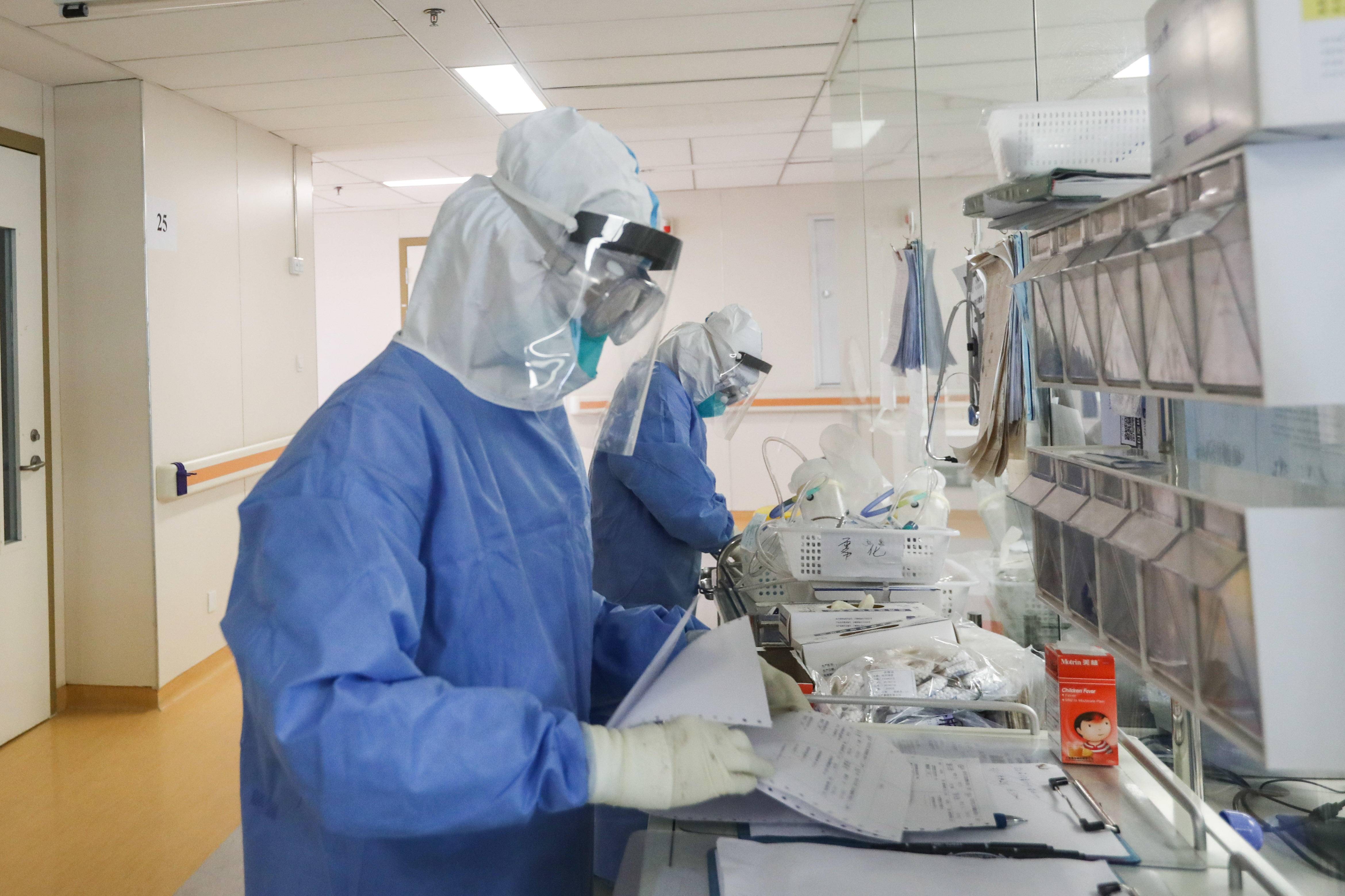 这就是南京力量②|白衣作战袍，用爱守护“宁”