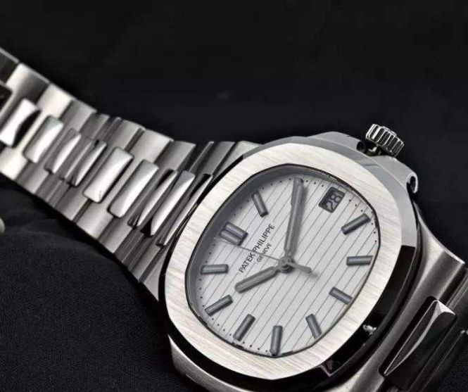 为什么手表内总是有水雾,天梭手表50米防水为什么会进水