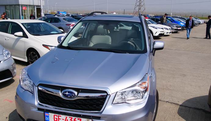 中国小伙儿海外淘车有诀窍，一眼看穿二手车的黑历史