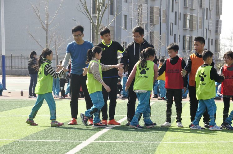 枣庄市建设路小学足球比赛,枣庄薛城区临山小学足球比赛