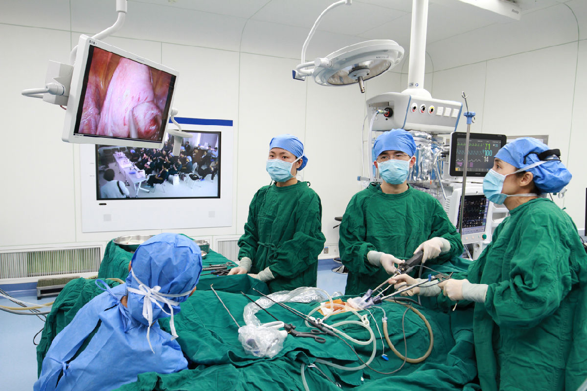 子宫内膜长息肉和长肿瘤的区别,子宫息肉会是恶性肿瘤吗