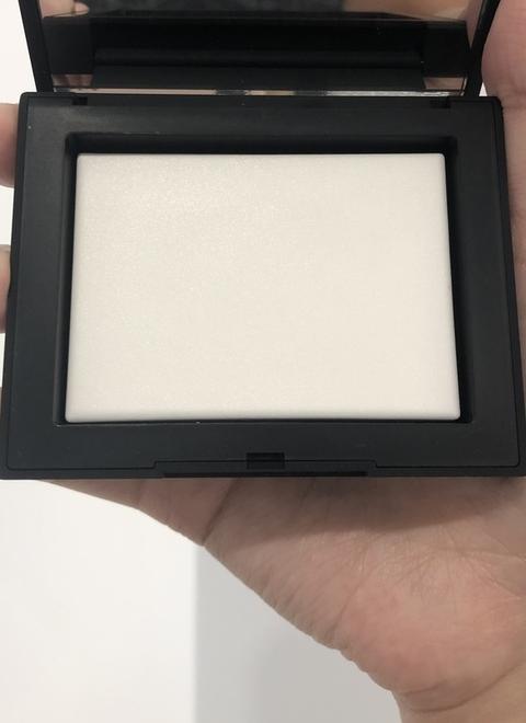 日本nars纳斯裸光蜜粉饼,nars纳斯蜜粉饼10克