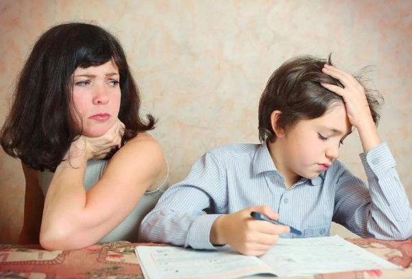 如何教小孩作业不发脾气,孩子不想做作业怎么引导