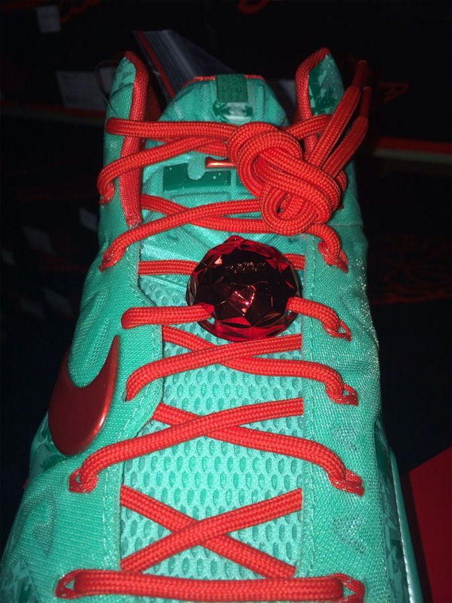 nba球员圣诞节穿什么鞋,nba球星平时穿什么鞋