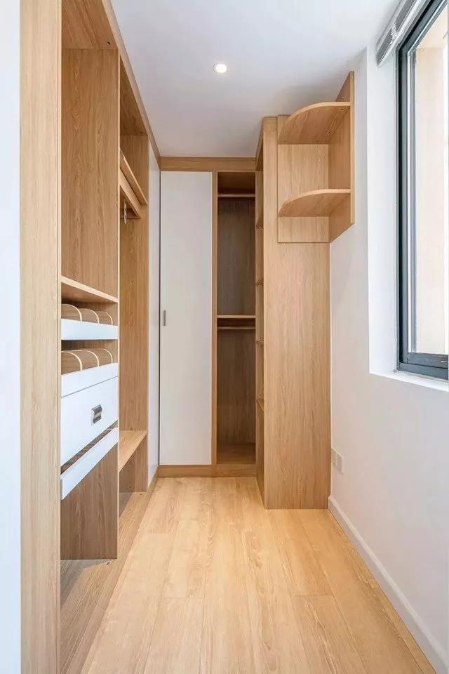 背景墙太长了沙发墙太短怎么整,沙发墙面做了延长60公分设计