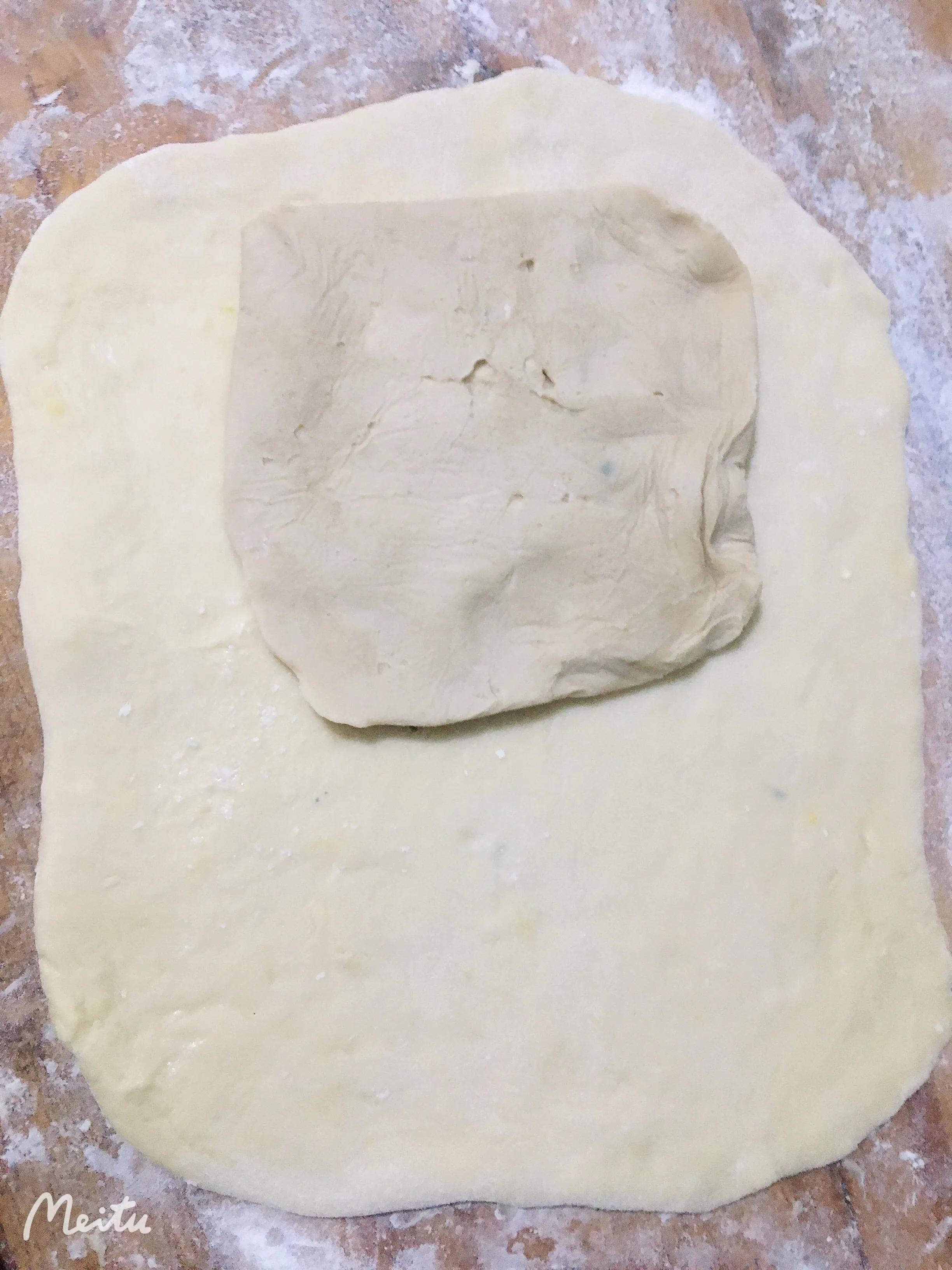 前天灌肠剩下的肉馅，今天做个肉馅酥饼