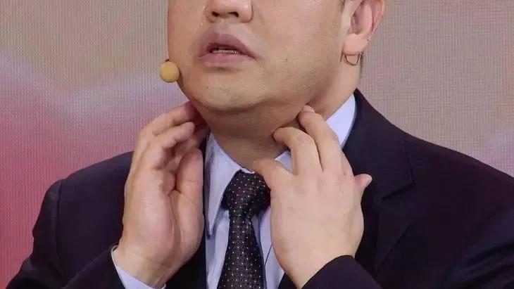 双下巴可不仅仅是胖，还有可能是疾病的信号！尤其是脖子粗过这个数的人，更危险
