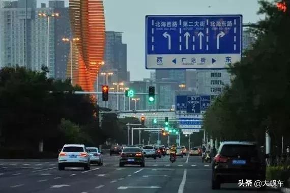 等红灯需要关注哪些事项,等红灯省油技巧