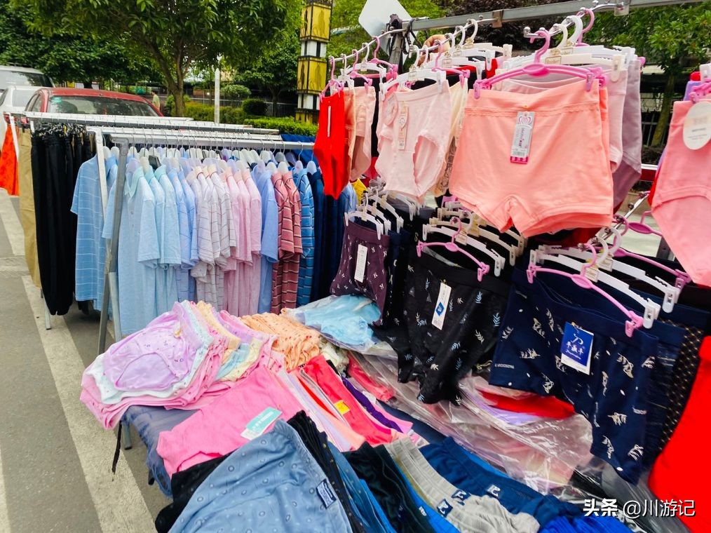 成都市地摊经济发展历程,成都回暖