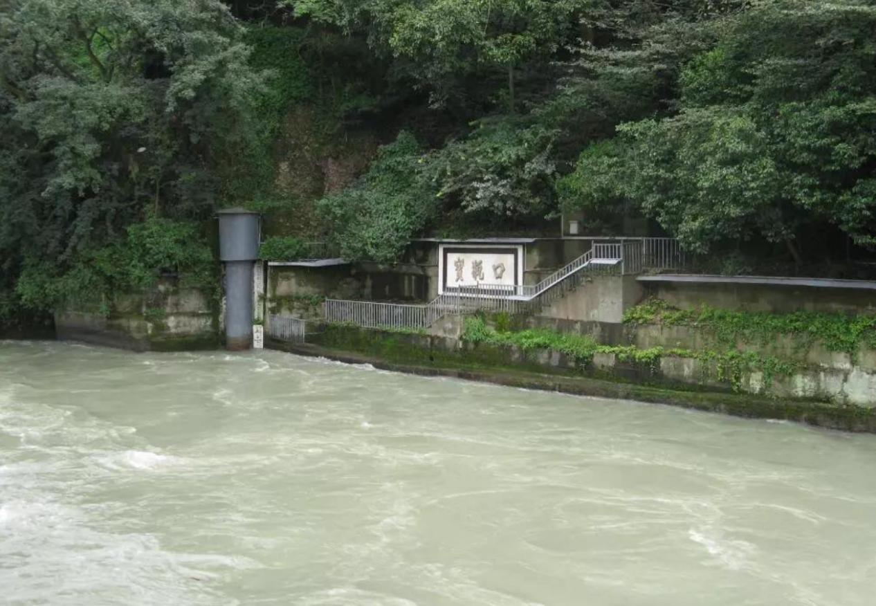 四川的保护神都江堰，为何屹立两千年不倒？不只是因为工程良心