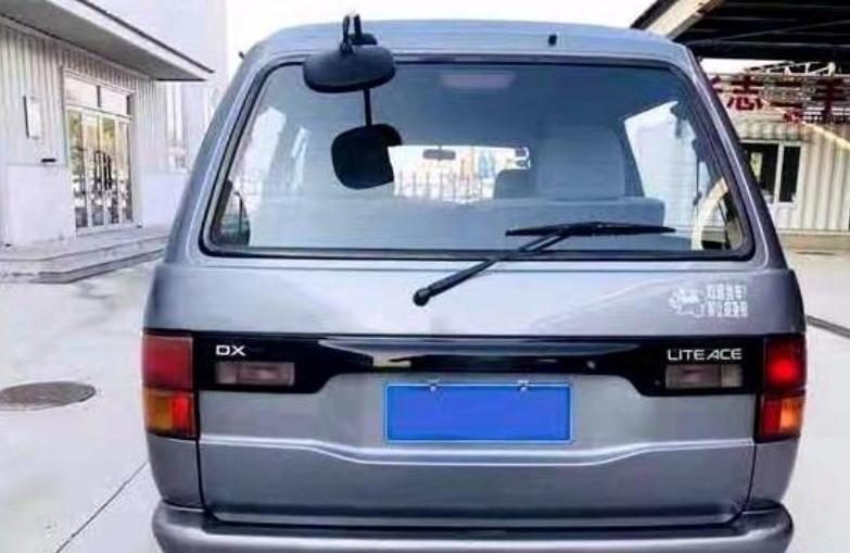 80年代小霸王面包车,老款丰田面包车小霸王