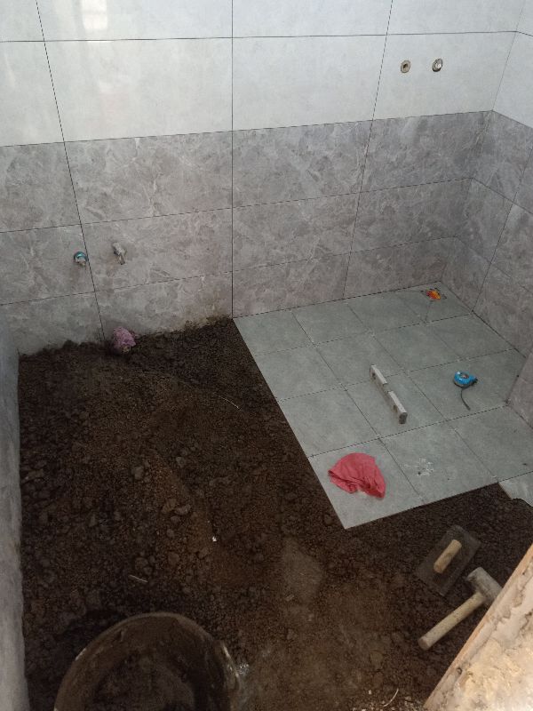 卫生间铺完地砖缝隙变黑怎么处理,新房卫生间地砖重头铺设