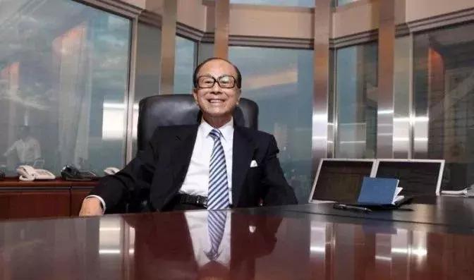 李嘉诚貔貅阵,李嘉诚办公室摆88只貔貅