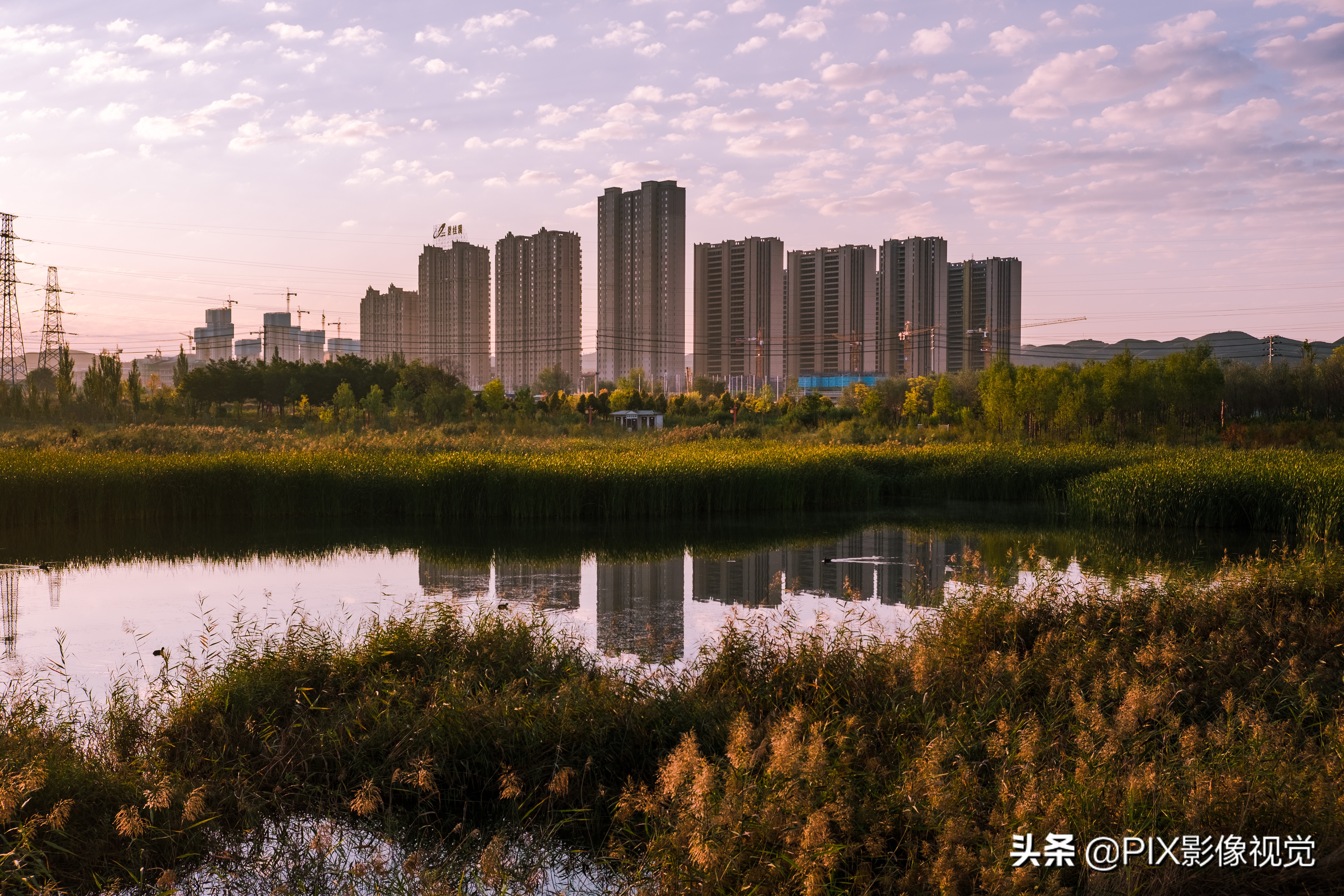 聊一下富士微单,富士x-h1现在还值得入手吗