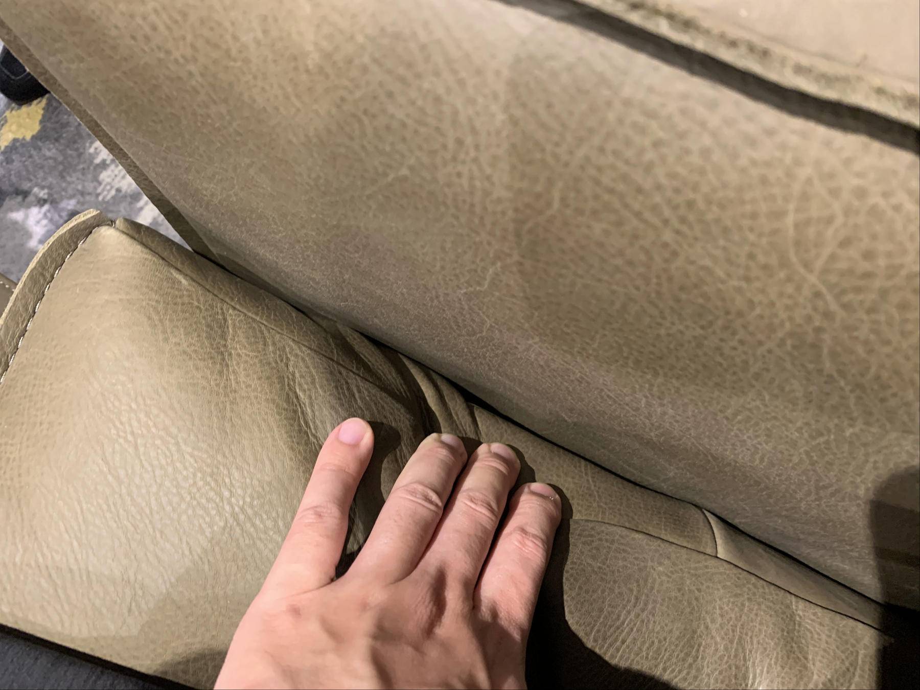 乐至宝沙发和芝华仕哪个档次高,乐至宝和芝华仕一万多沙发哪个好