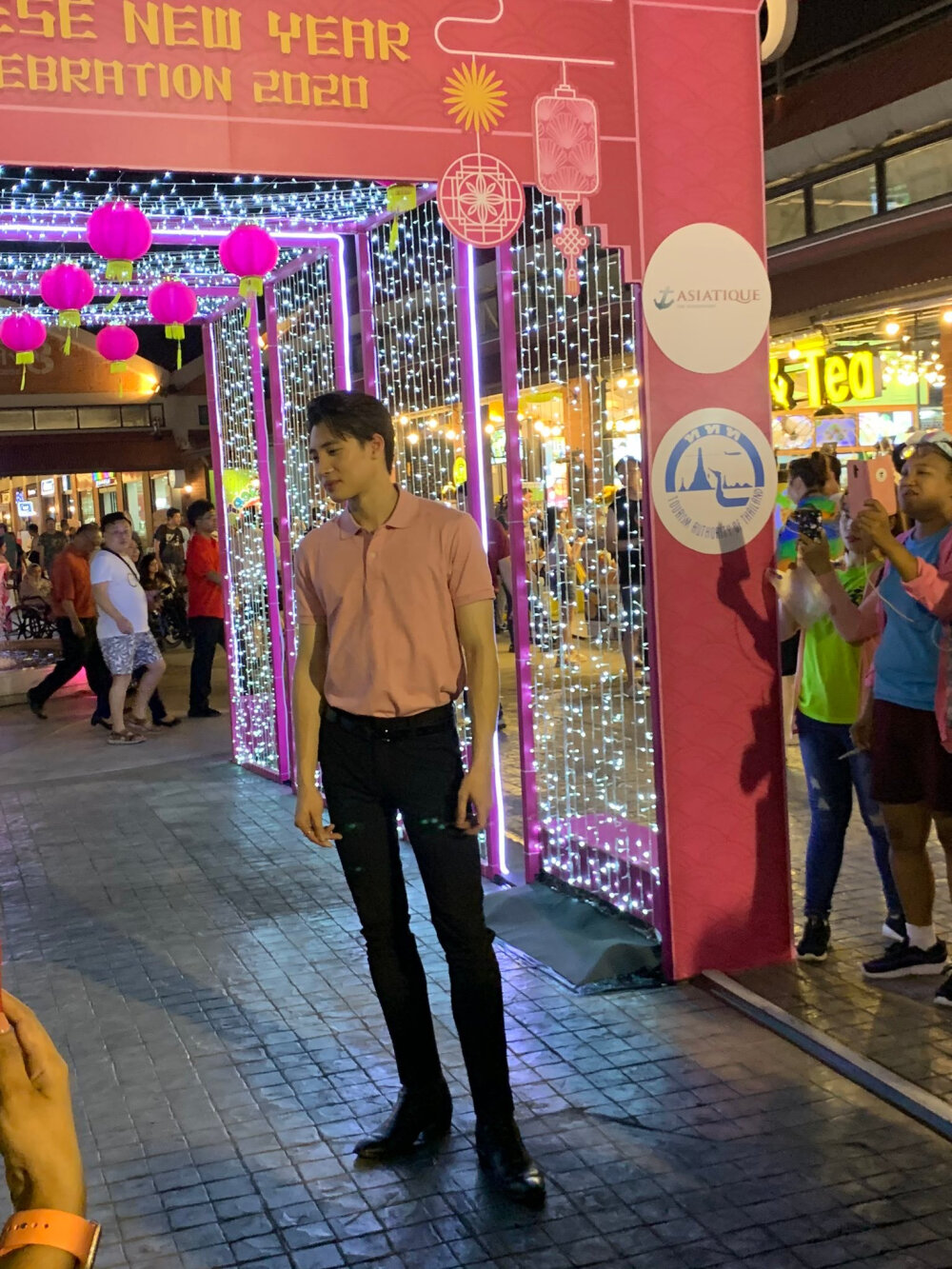 他泰让人一眼万年的外观：妞的鼻尖痣泡芙的笑眼文总的手