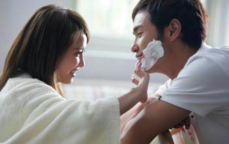 男生多大建议刮胡子,男生多大刮胡子最合适