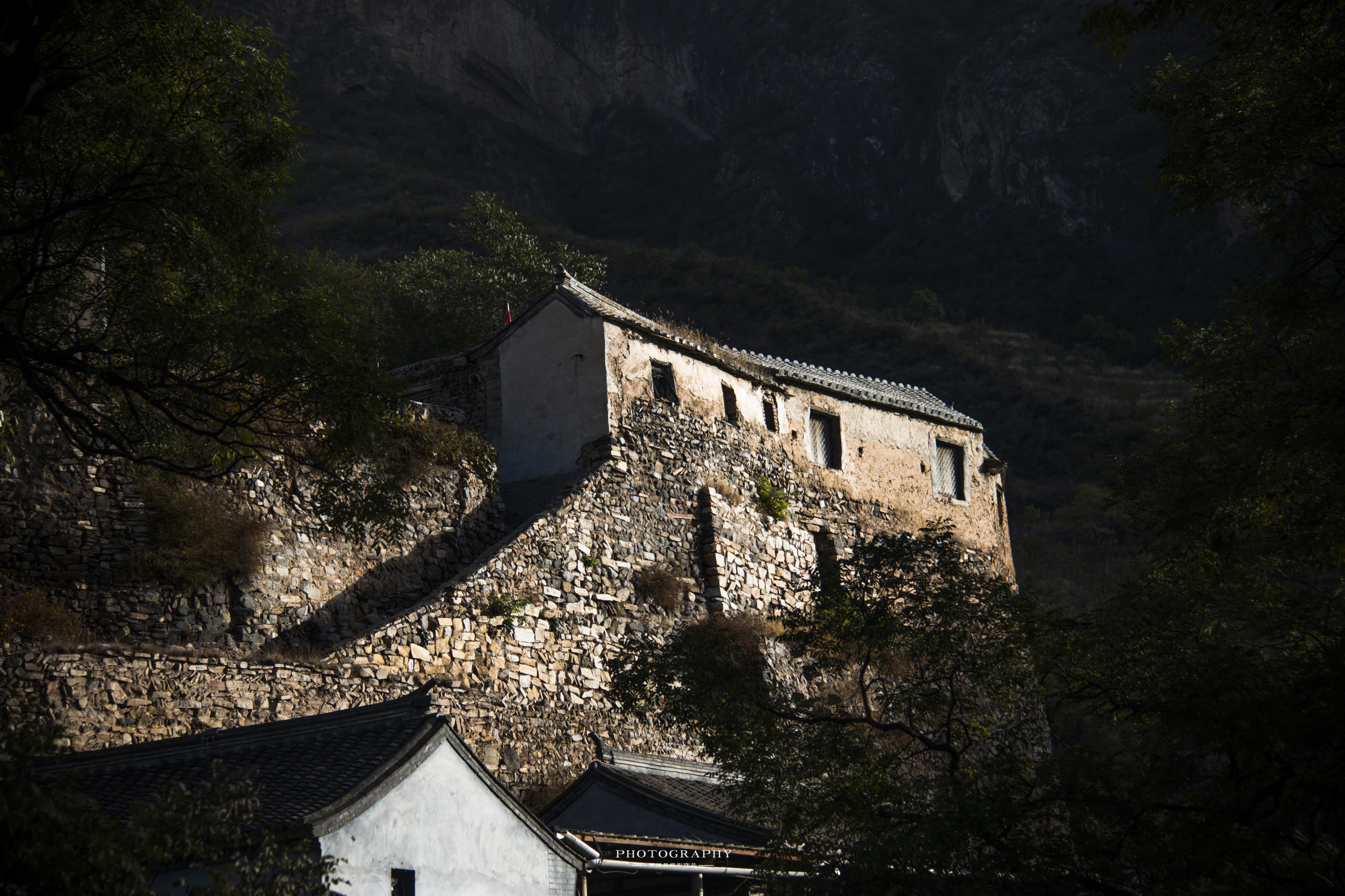 哪里可以拍爨底下村全景,美丽的爨底下村