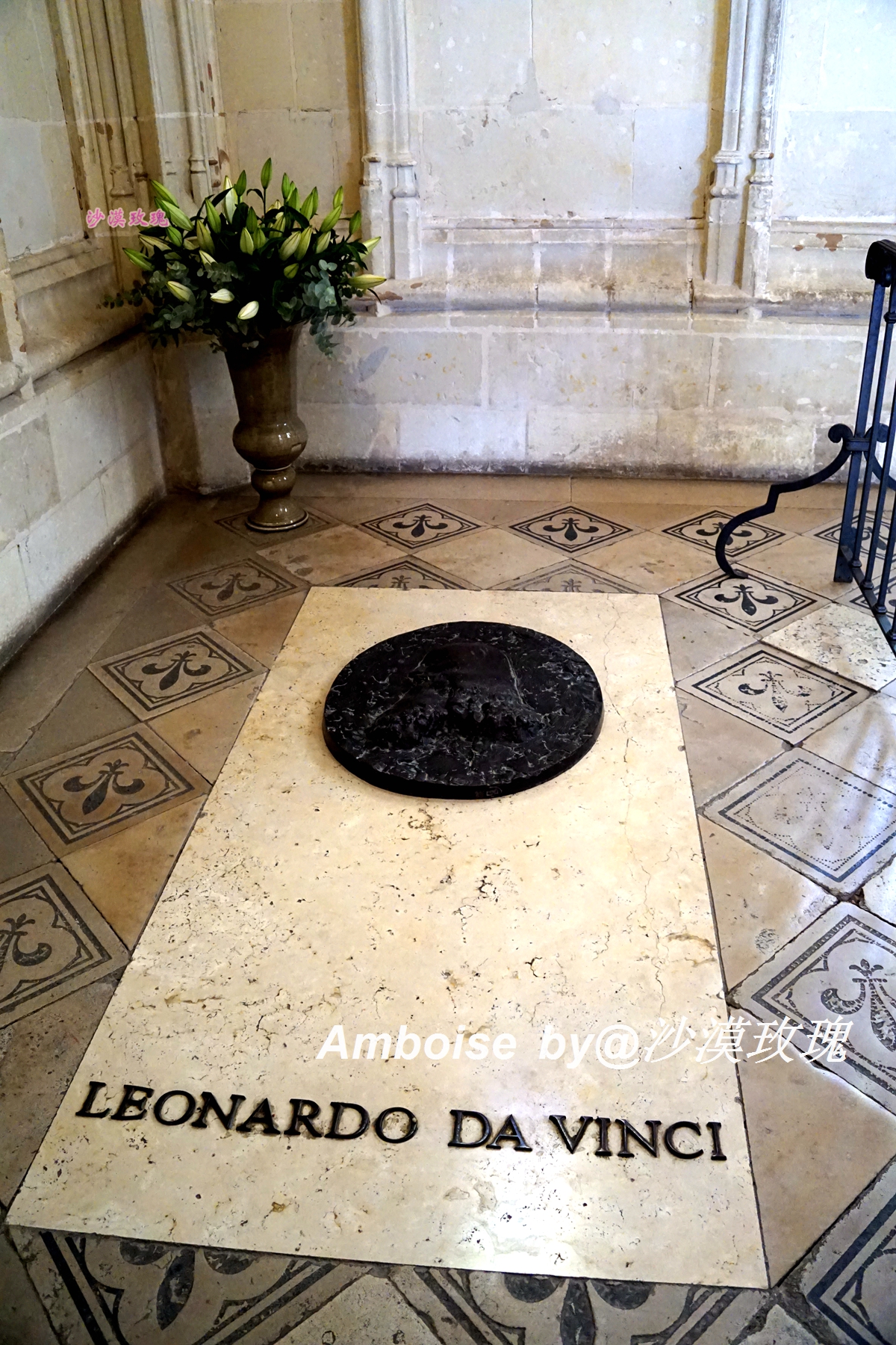 它是法国文艺复兴城堡的代表，一代巨匠达芬奇长眠于此