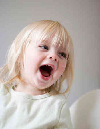 孩子胆小被人欺负怎么反击,为什么孩子胆小总是被欺负